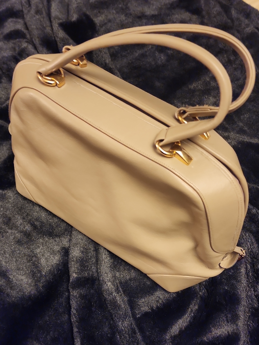 Vintage Lisette In Soft Taupe Leather Top-Handle Bag - Classic Pretty Girl